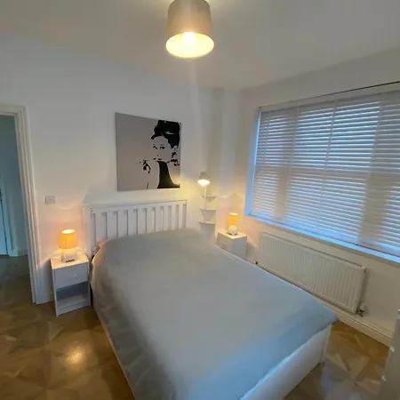 Spacious 1 Bedroom Flat In London